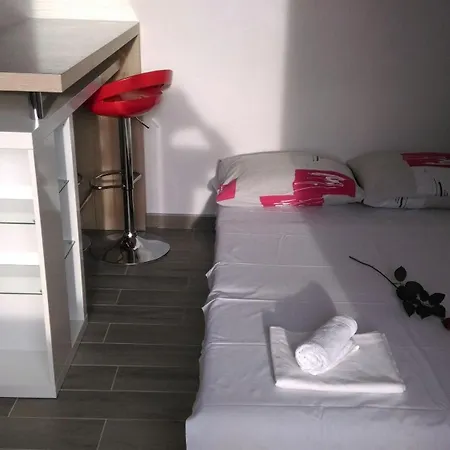 And Rest - Close To The Sea & Comfortable * سومارتين